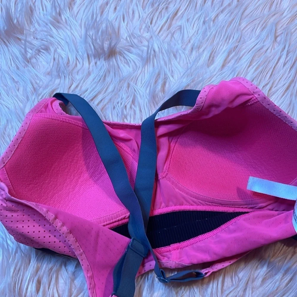 VSX Victoria’s Secret Sport Pink Sports‎ Bra Size 32C